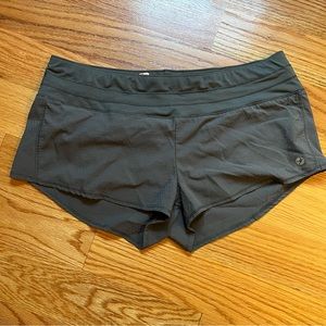 Oiselle dark gray running shorts size 6